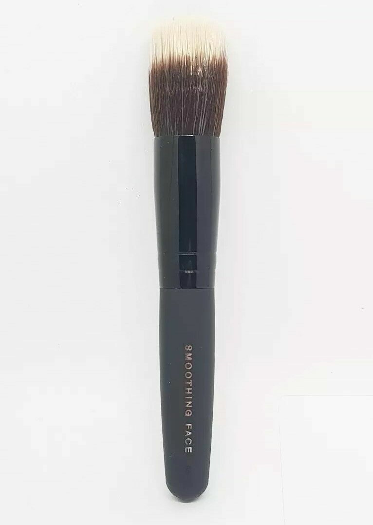 bareMinerals MINI Smoothing Face Make Up Brush, 11.5cm Mini - Brand New + Sealed